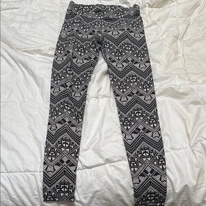 VS PINK Geometric Patterned Leggings - Black and White